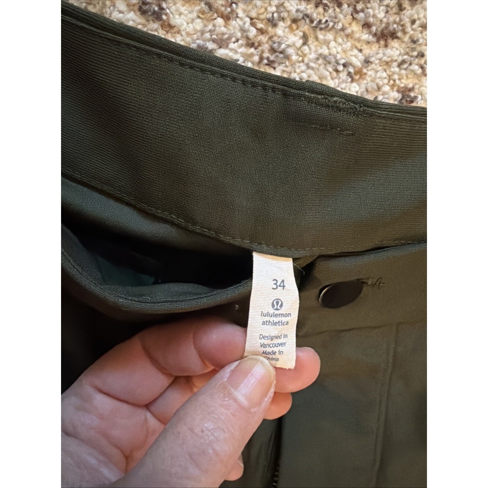 Lululemon Shorts Men's Sz 34 Light Green 10" Inseam Polyester Great Condition - Picture 5 of 9